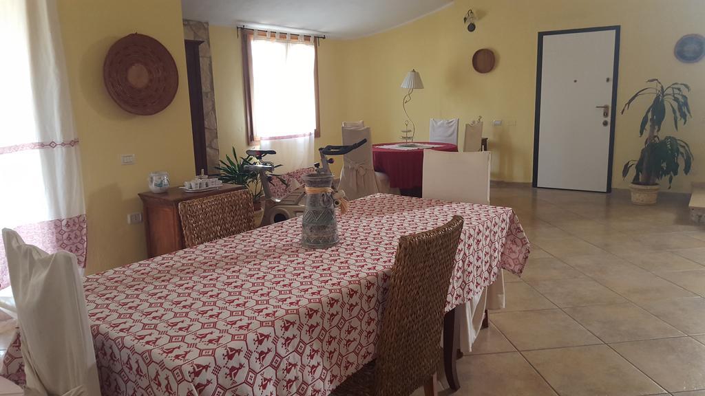 Villa Renzo E Lucia Sant Isidoro  Екстер'єр фото