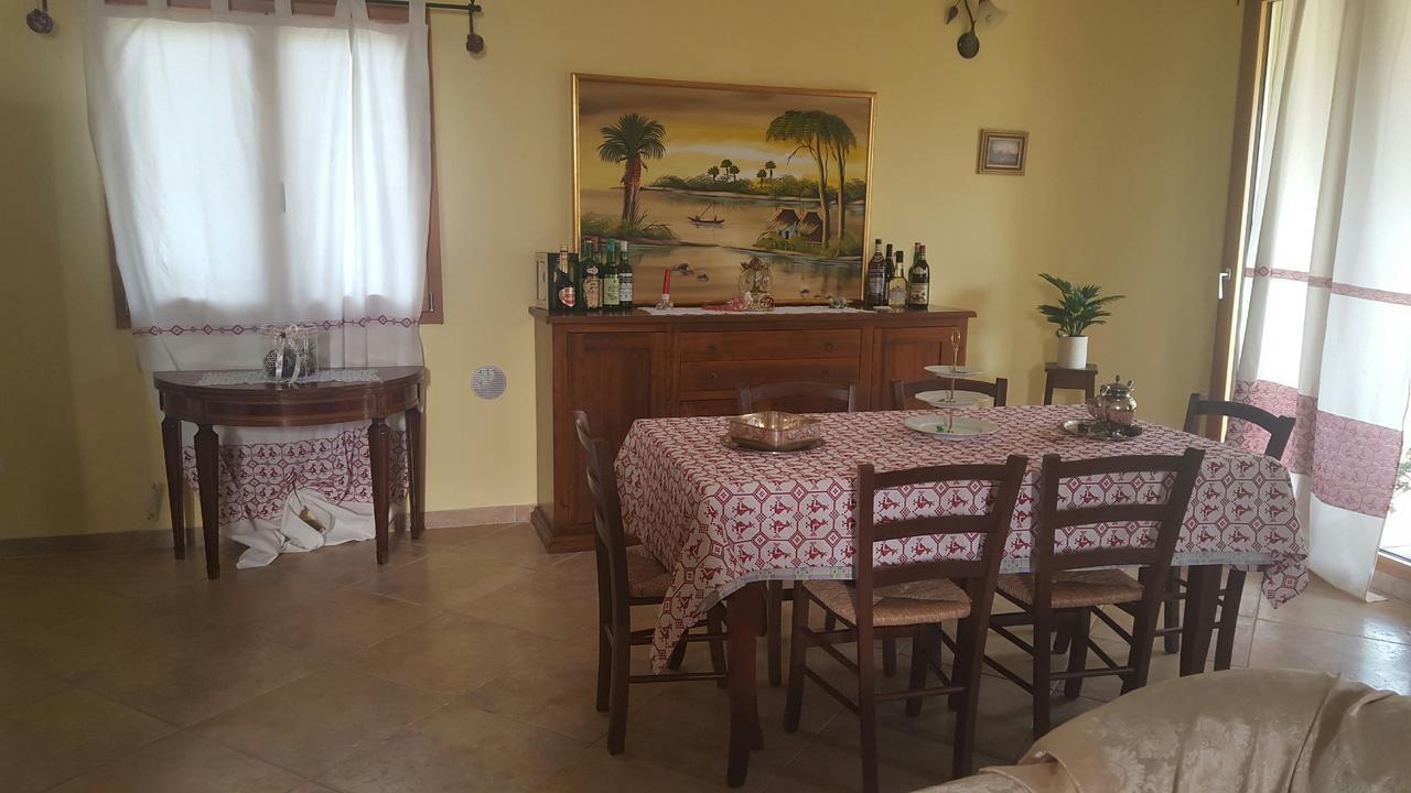 Villa Renzo E Lucia Sant Isidoro  Екстер'єр фото