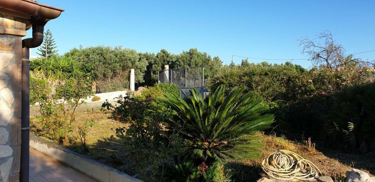 Villa Renzo E Lucia Sant Isidoro  Екстер'єр фото