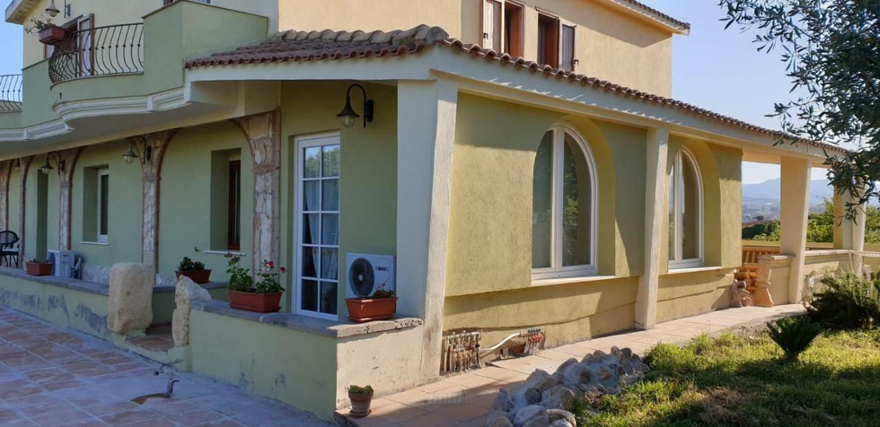 Villa Renzo E Lucia Sant Isidoro  Екстер'єр фото
