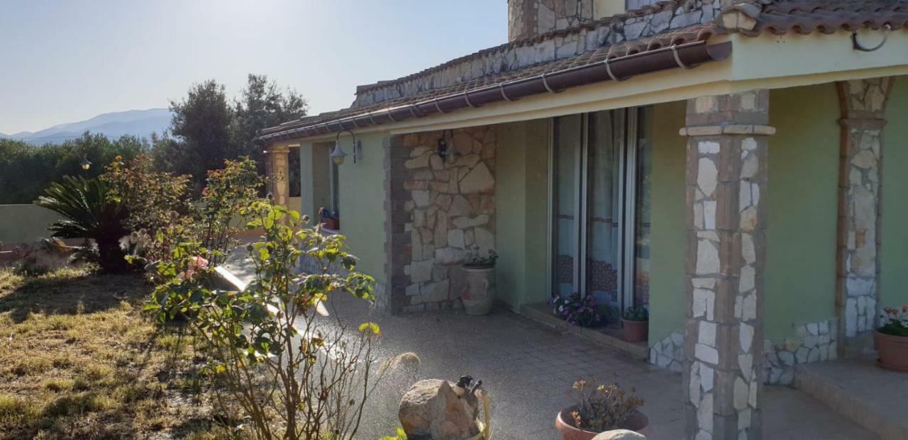 Villa Renzo E Lucia Sant Isidoro  Екстер'єр фото
