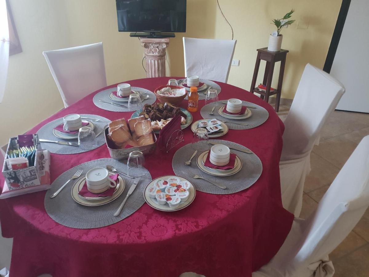 Villa Renzo E Lucia Sant Isidoro  Екстер'єр фото